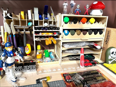 作業台まわりのモデルツール収納ラック紹介「塗料棚の組立」【タンサック模型女子の基地】