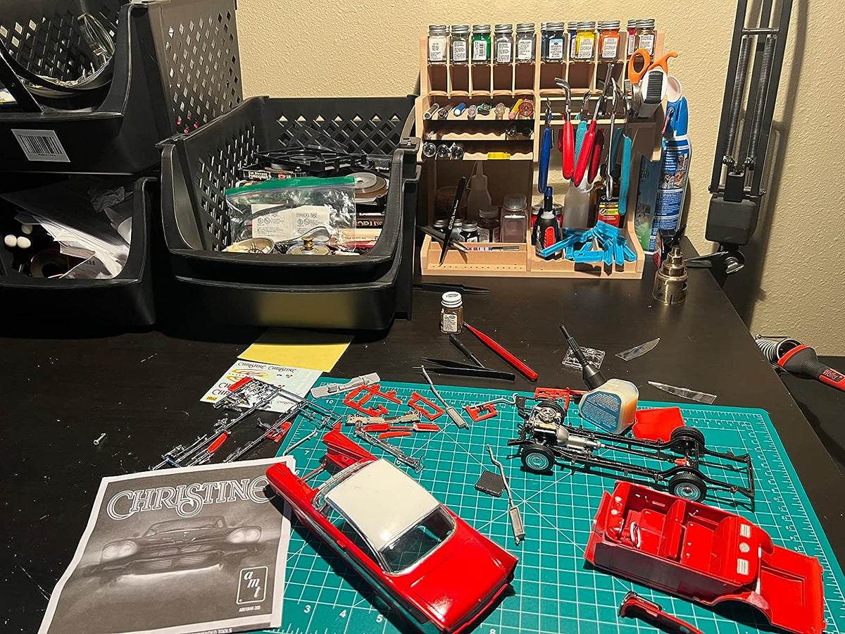 Your good helper for building plastic models. – Bucasso